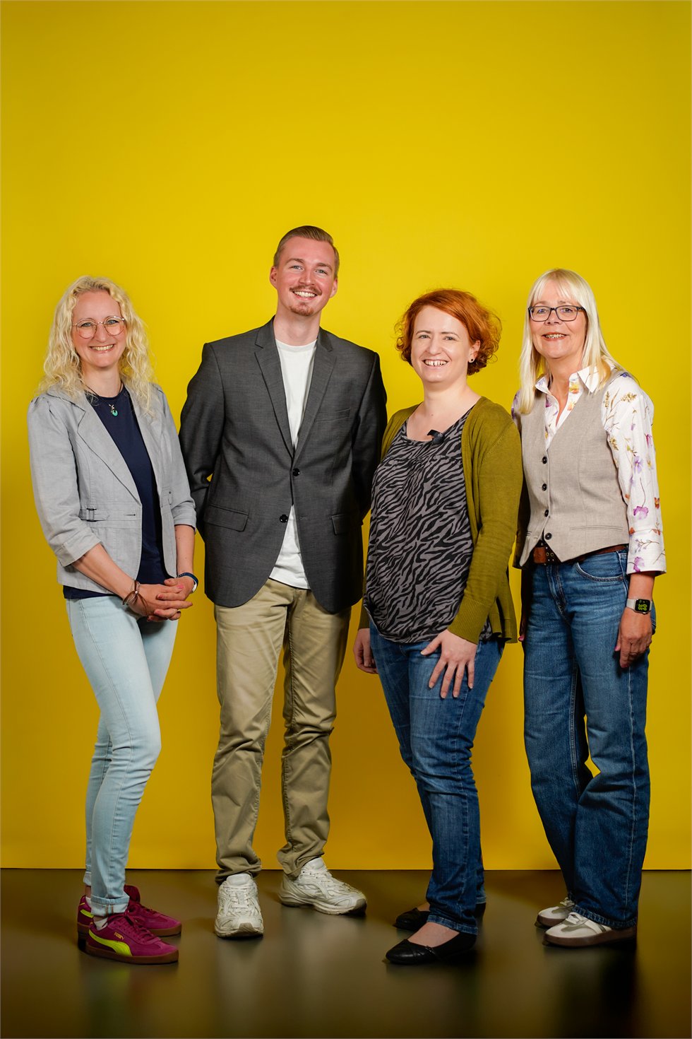 Teamfoto von Mangoblau B2B Media für Wirtschaft Ostfriesland und Papenburg